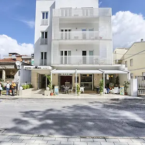 La Pineta 3* Фоллоника
