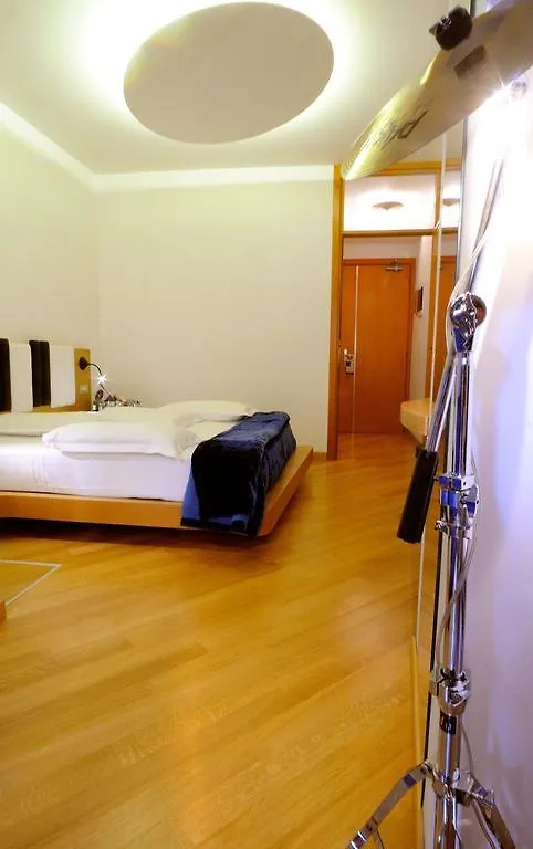 Hotel Franklin Feel The Sound Róma